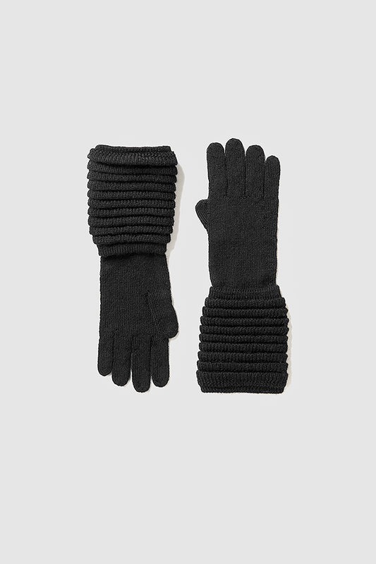 Sentaler Adult Ribbed Gloves featured in Baby Alpaca and available in Black. Seen as off figure.
