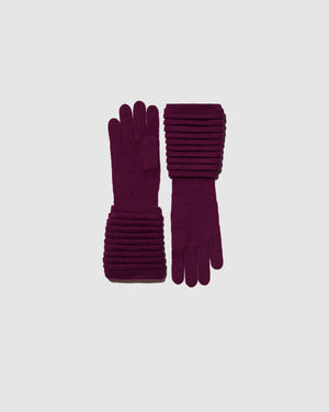 Sentaler women’s cherry lacquer ribbed winter gloves made of Baby Alpaca fabric, displayed on a white background.