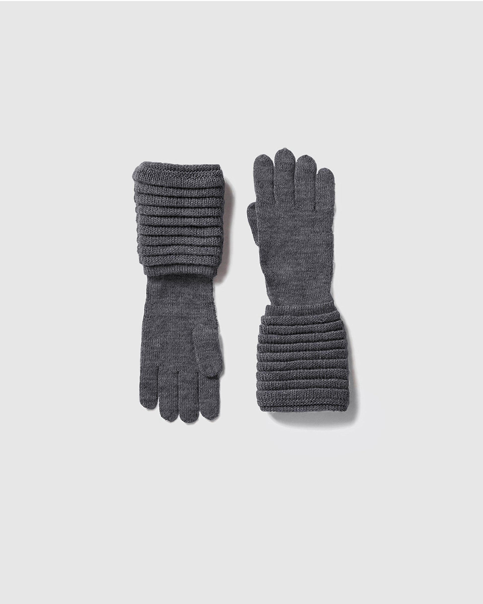 Sentaler women’s grey mélange ribbed winter gloves made of Baby Alpaca fabric, displayed on a white background.