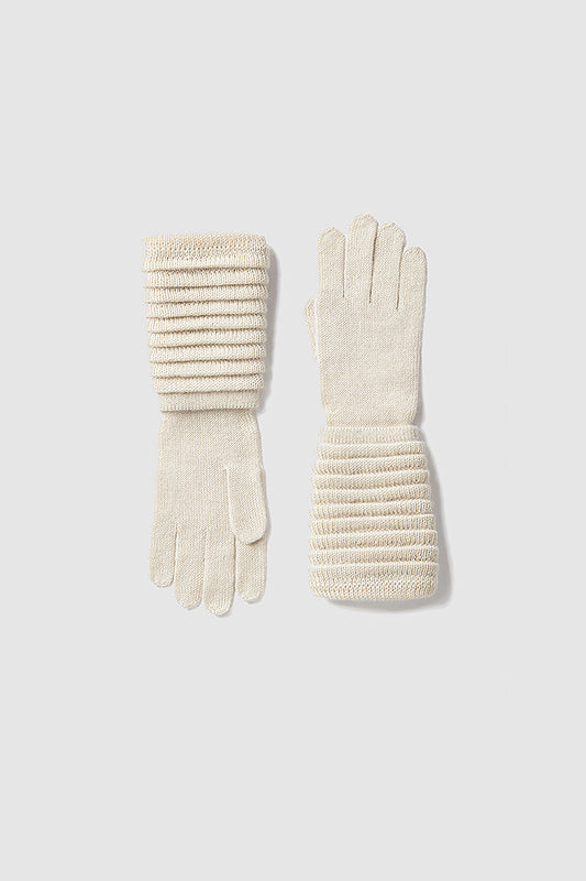 Sentaler Adult Ribbed Gloves featured in Baby Alpaca and available in Ivory White. Seen as off figure.