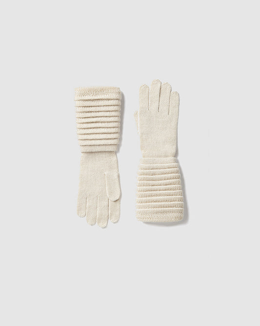 Sentaler women’s ivory ribbed winter gloves made of Baby Alpaca fabric, displayed on a white background.