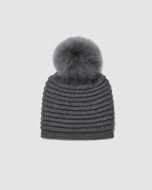 Sentaler women’s grey mélange ribbed winter hat made of Baby Alpaca fabric with oversized fur pompom, displayed on a white background.