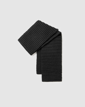 Sentaler women’s black ribbed winter scarf made of Baby Alpaca fabric, displayed on a white background.