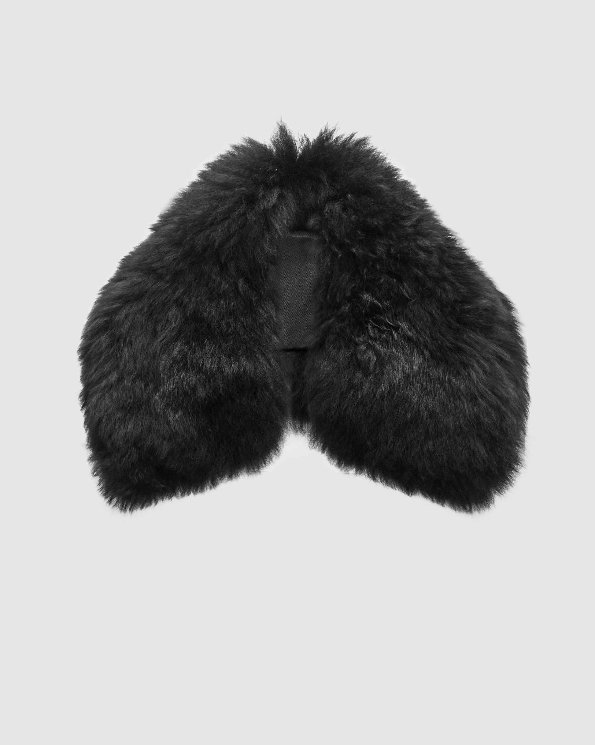 Sentaler black alpaca shearling spread collar for coats and blazers, displayed on a white background.