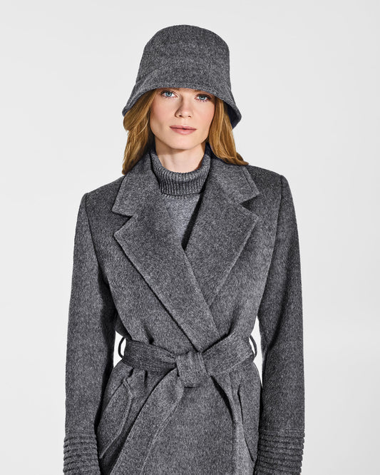 Front close up view of female model wearing Sentaler's Bucket Grey Mélange Hat, made of baby alpaca wool. 