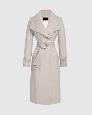 Sentaler bleeker beige long wrap coat made of baby alpaca wool with a wide collar, belted.