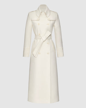 Sentaler maxi ivory trench coat made of baby alpaca wool with a spread collar, buttoned and belted. 