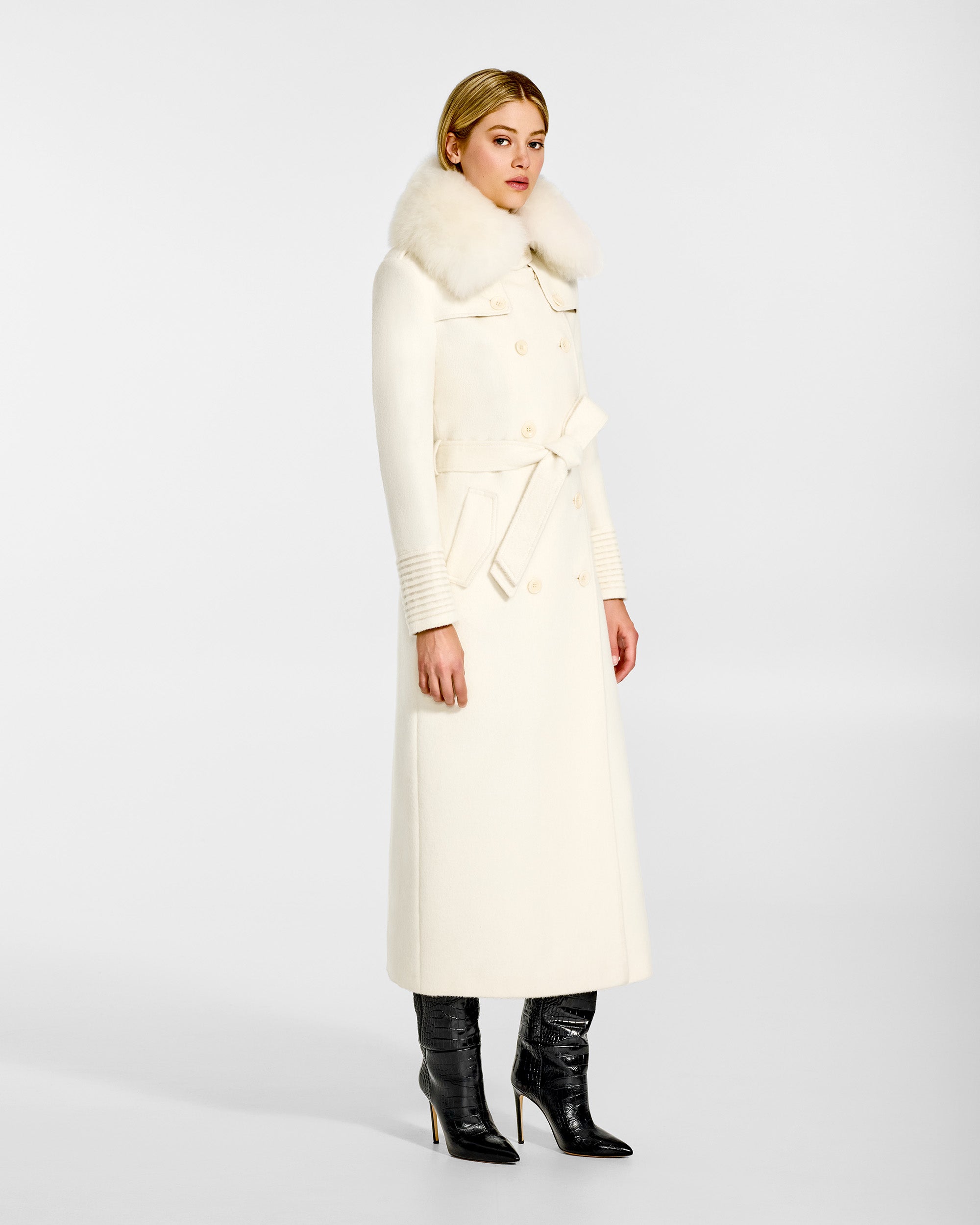 Maxi Trench Ivory Coat With Shearling Collar | SENTALER