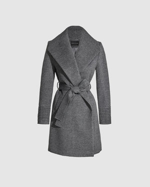 Sentaler mid length grey mélange coat made of baby alpaca wool with a shawl collar, belted.