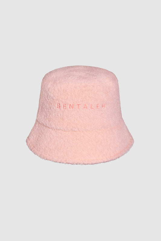 Pretty in pink + pastel 🍭💖 Coat by @sentaler + bag by