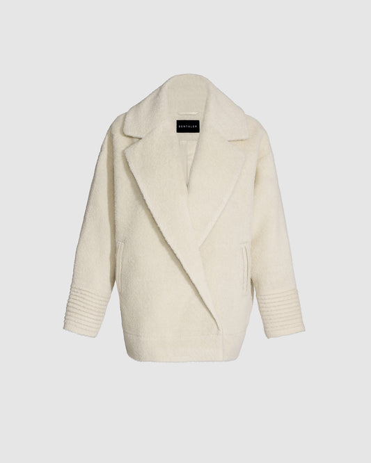 Sentaler ivory aviator jacket made of bouclé alpaca wool, with dropped shoulders, buttoned.