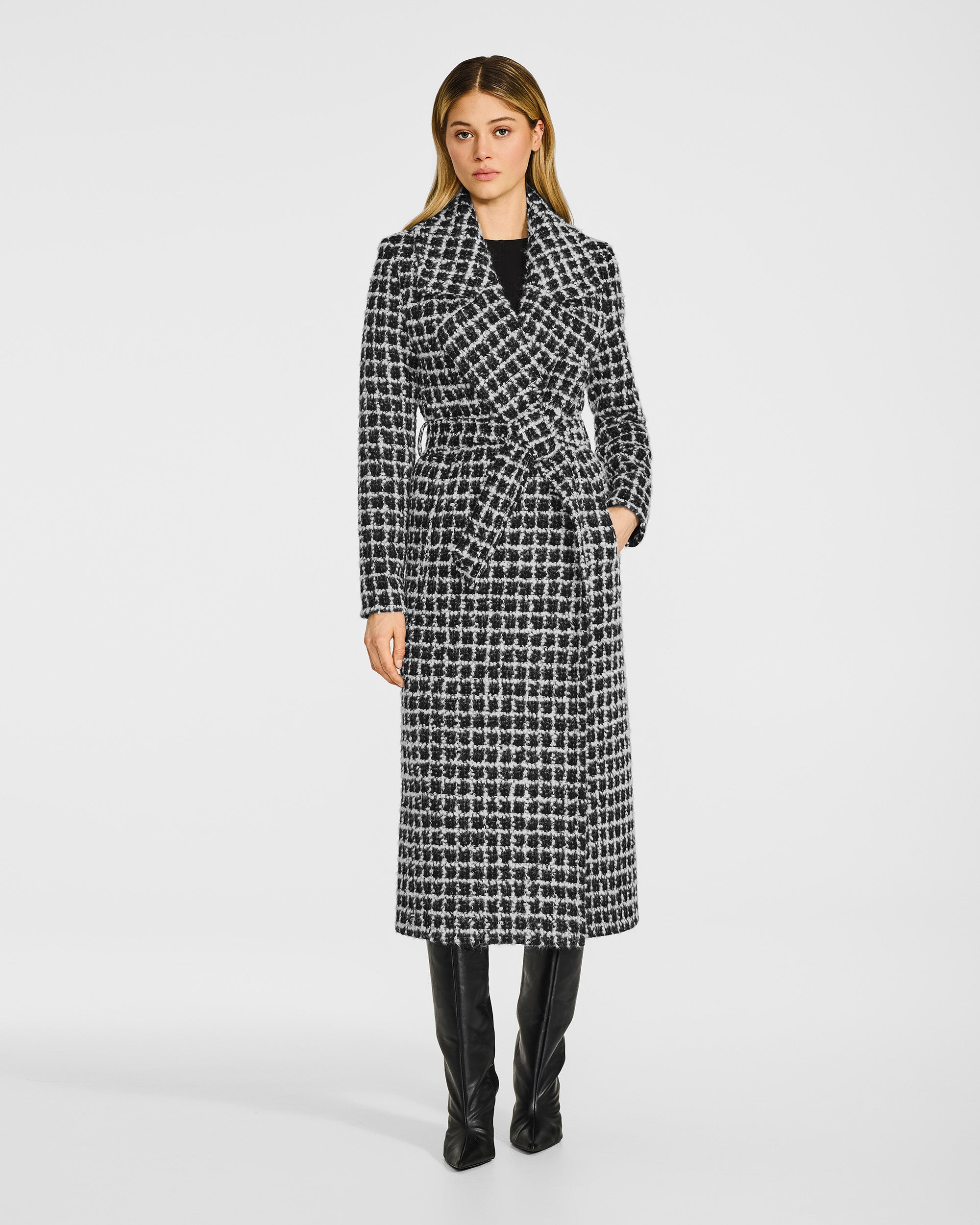 The Bouclé Long Notched Collar Wrap Coat | SENTALER Icon