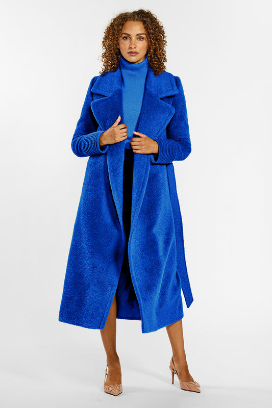 Sentaler Bouclé Alpaca Long Notched Collar Wrap Coat crafted in Bouclé Alpaca wool and in Cobalt Blue. Seen from front open on female model.