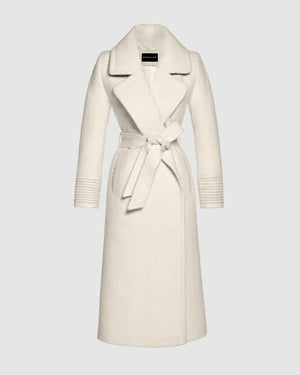 Sentaler ivory wrap coat made of bouclé alpaca wool with a notched collar, belted.