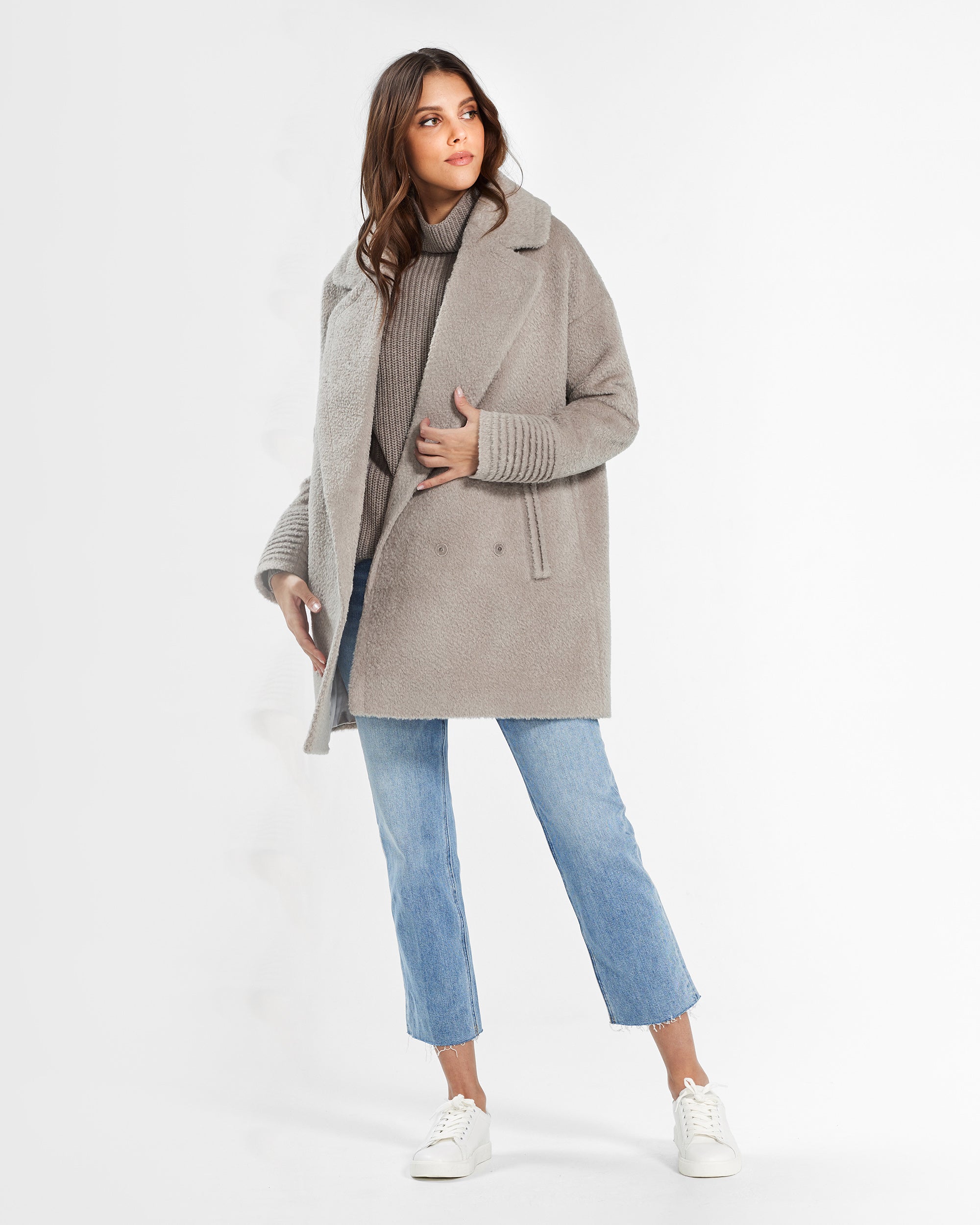 Bouclé Alpaca Mid Length Oversized Sand Coat | SENTALER