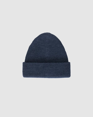 Sentaler classic graphite beanie made from baby alpaca yarn, displayed on a white background.
