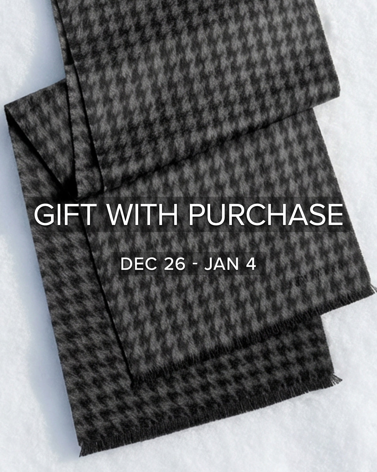 Sentaler women’s Black & Graphite Houndstooth Houndstooth scarf made of Baby Alpaca fabric, displayed on a white background.