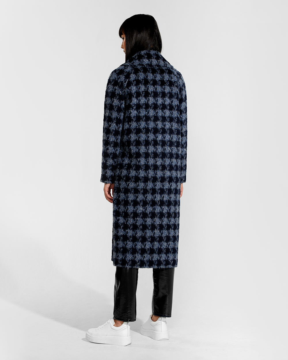 Sentaler Alpaca Long Raglan Sleeve Navy Houndstooth Coat in Suri Alpaca wool. Seen from back on female model.