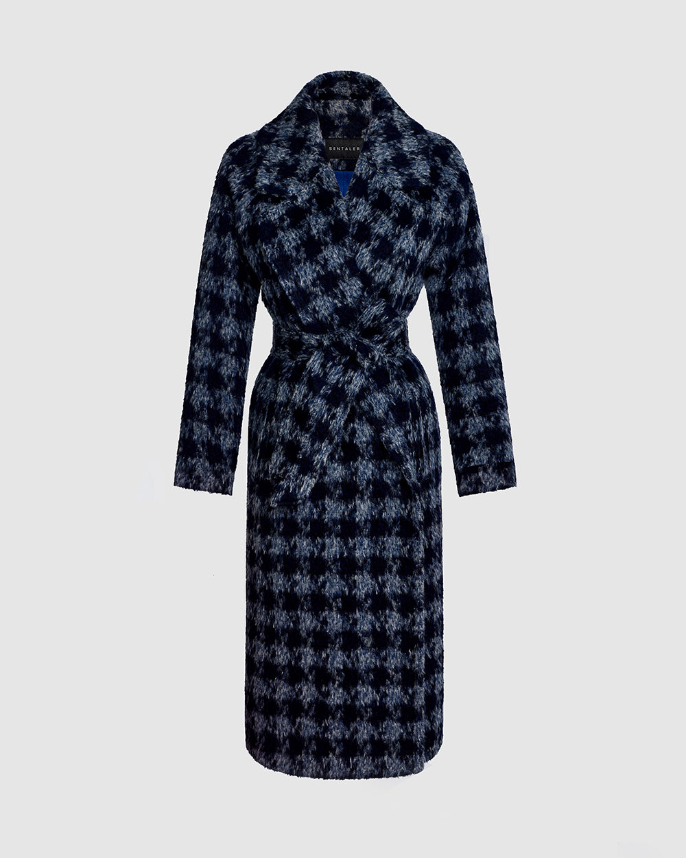 Sentaler Alpaca Long Raglan Sleeve Navy Houndstooth Coat in Suri Alpaca wool. Seen as belted off figure.