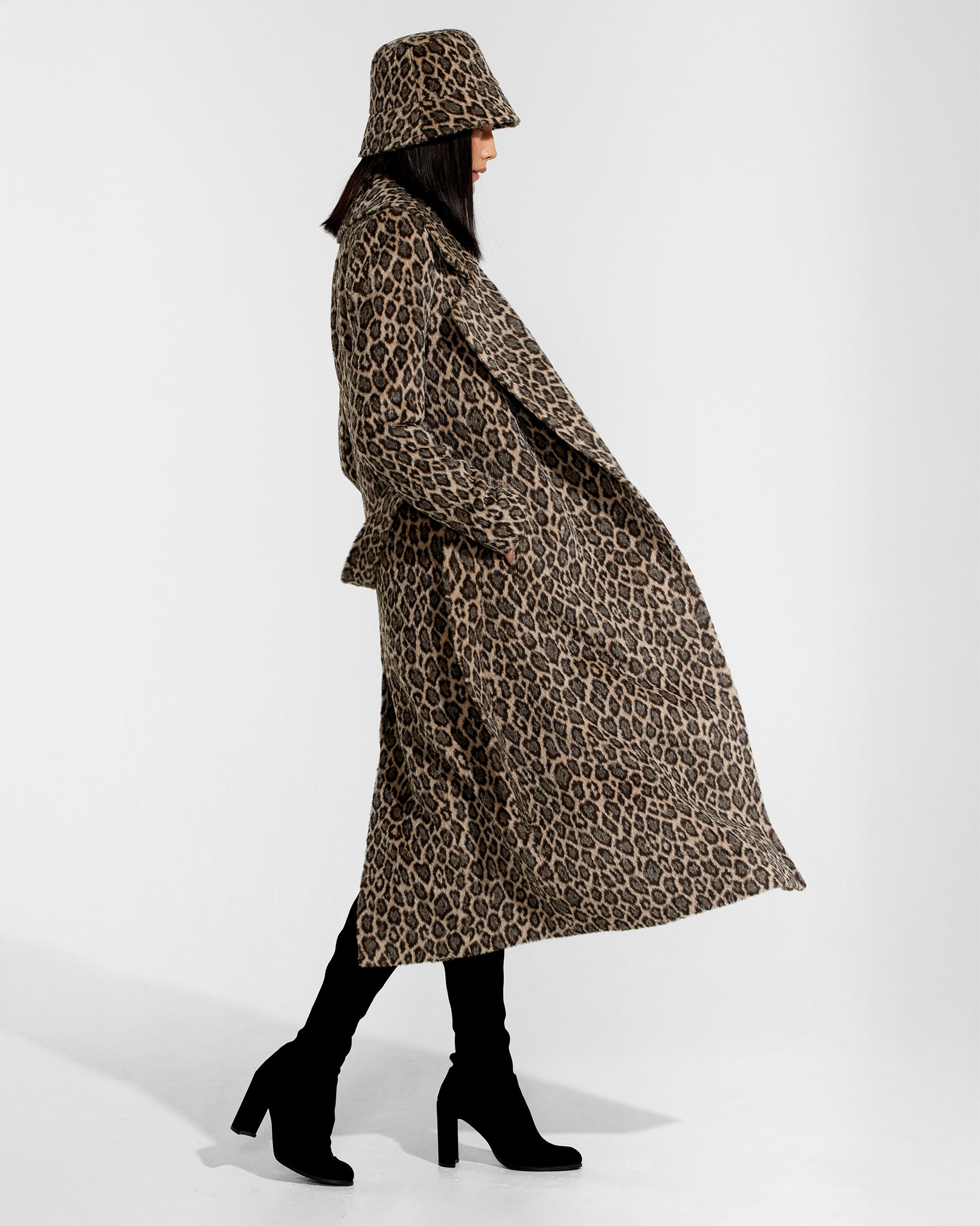 Sentaler Bouclé Alpaca Bucket Leopard Hat in Bouclé Alpaca wool. Seen from side on female model.