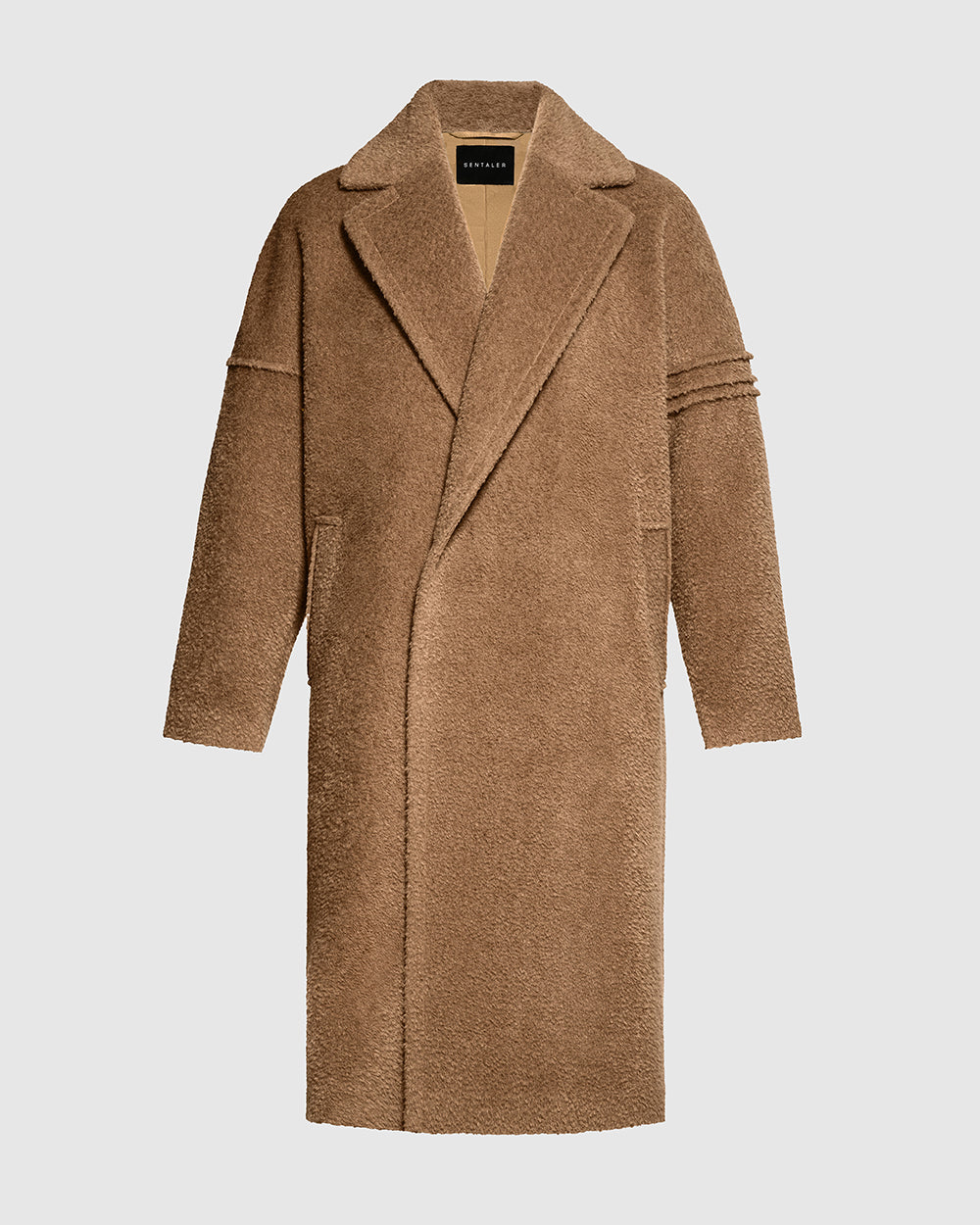 Sentaler dark camel robe coat made of bouclé alpaca wool, buttoned.