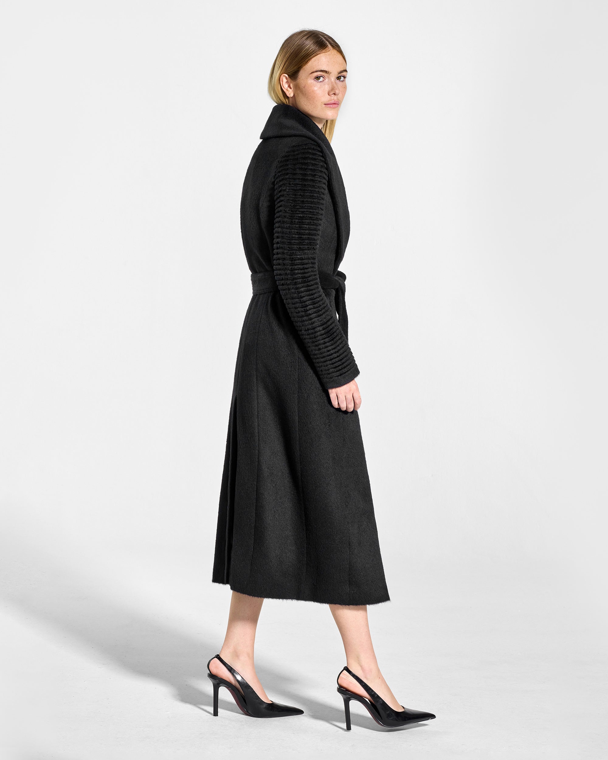 Suri Alpaca Long Ribbed Sleeves Wrap Black Coat | SENTALER