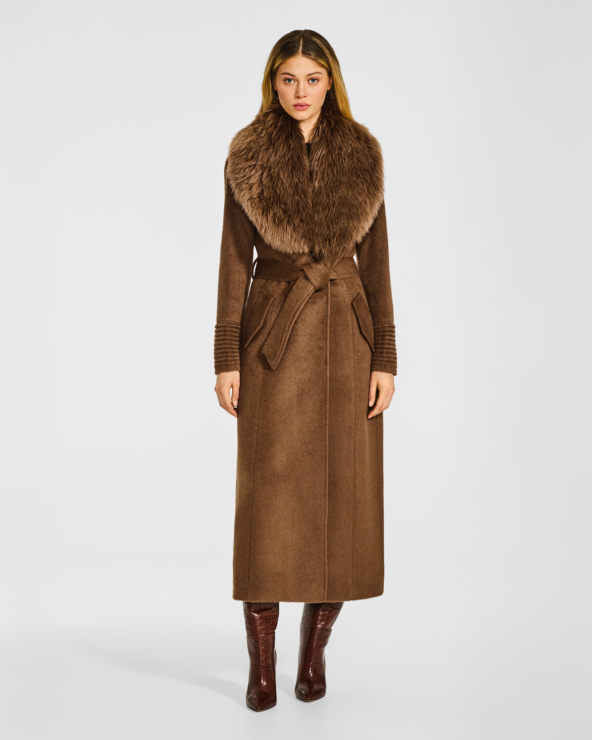 Alpaca Maxi Caramel Coat with Shearling Collar | SENTALER