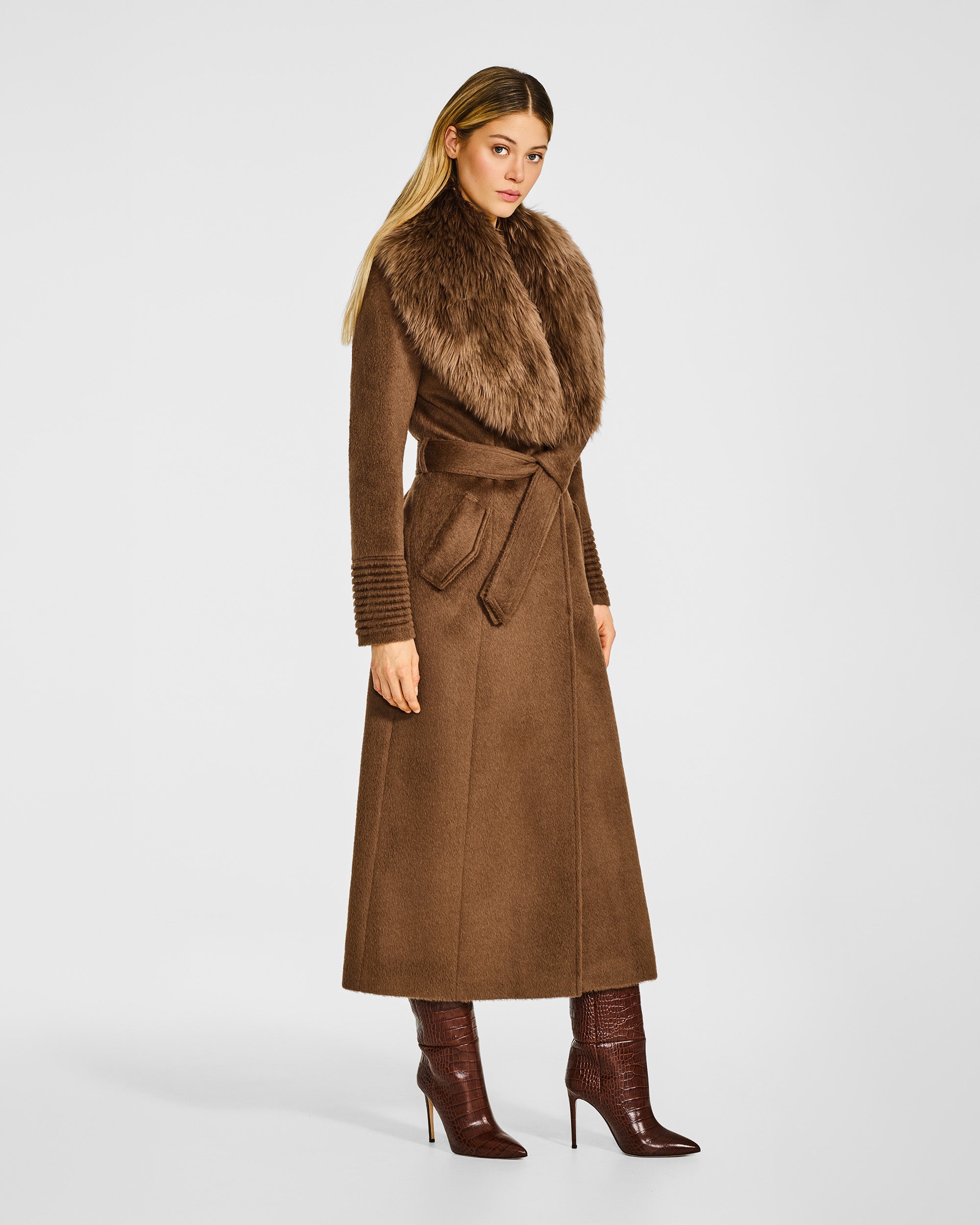 Alpaca Maxi Caramel Coat with Shearling Collar | SENTALER