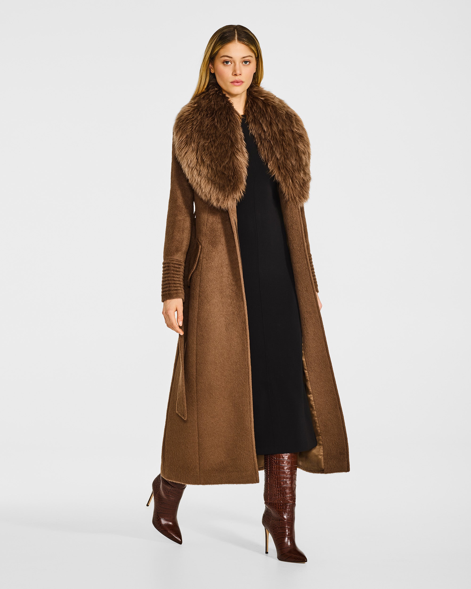 Alpaca Maxi Caramel Coat with Shearling Collar | SENTALER