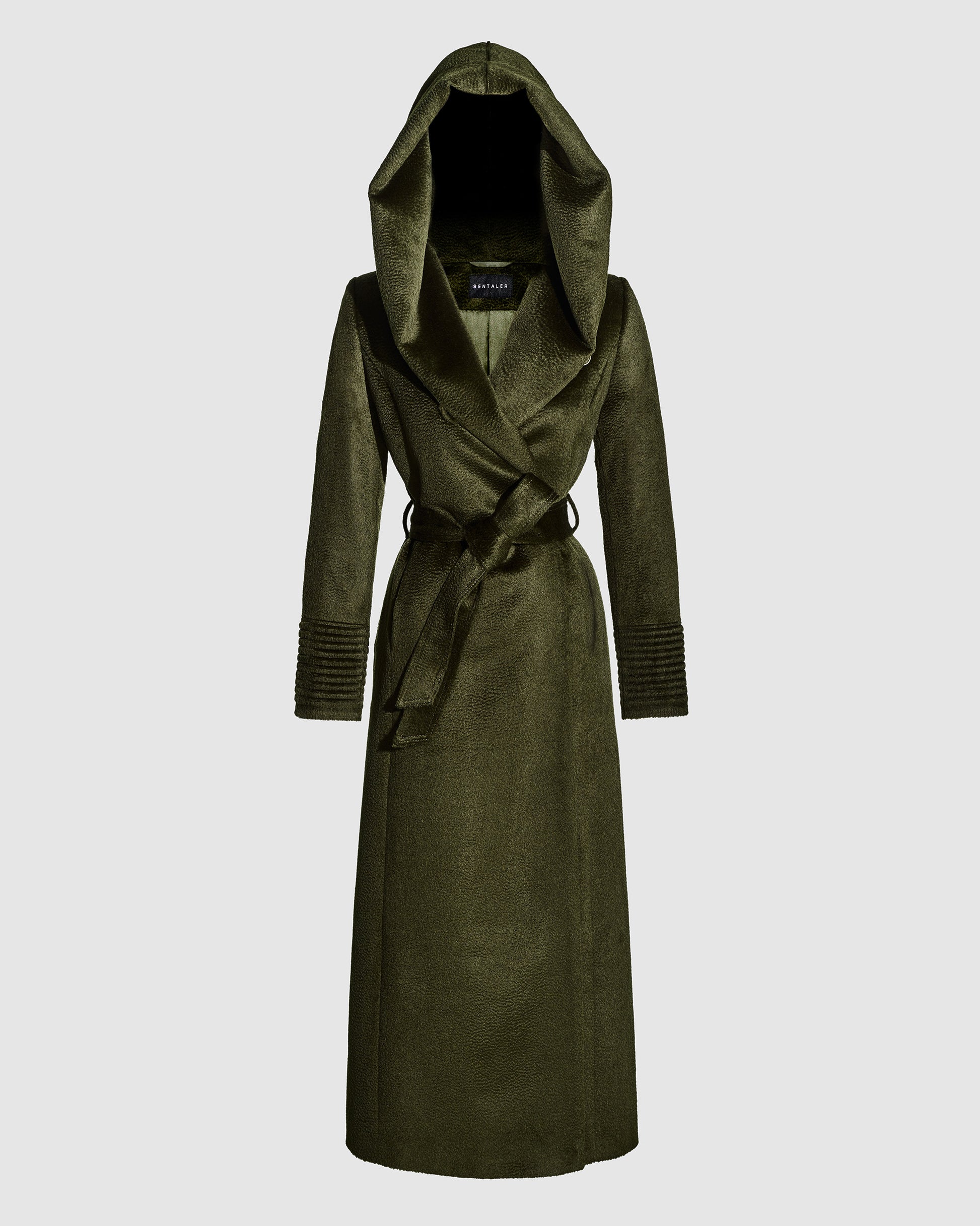 Sentaler maxi olive green coat made of suri alpaca wool with a hooded collar, belted with hood.