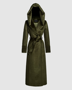 Sentaler maxi olive green coat made of suri alpaca wool with a hooded collar, belted with hood.