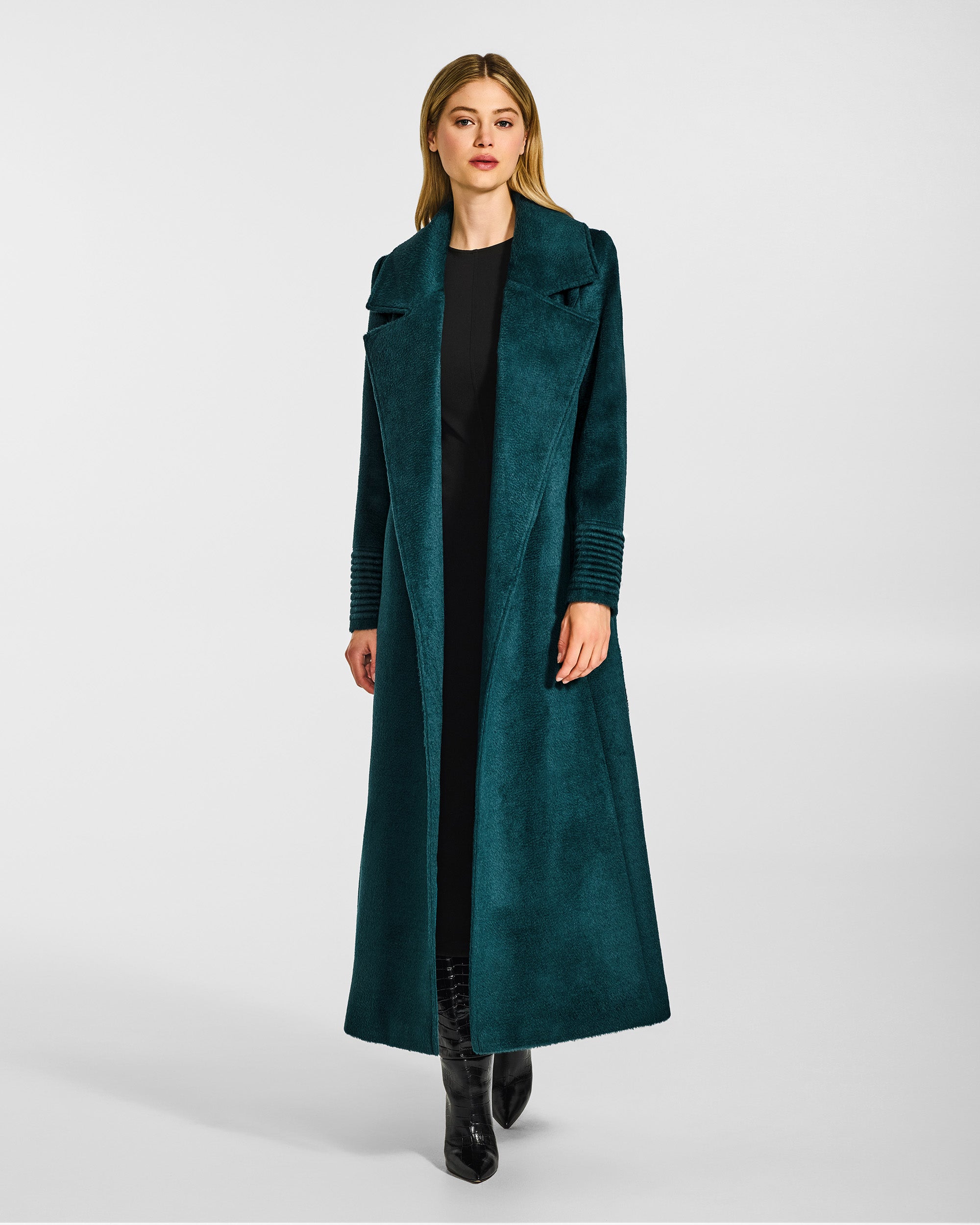 Suri Alpaca Maxi Wrap Emerald Green Coat | SENTALER