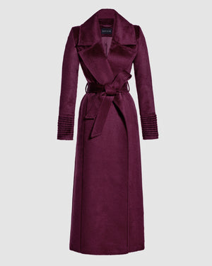 Sentaler cherry lacquer maxi coat made of suri alpaca wool with a notched collar, belted.
