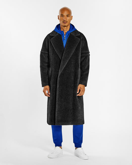 Sentaler Bouclé Alpaca Robe Black Coat in Technical Bouclé Alpaca wool. Seen from front on male model.
