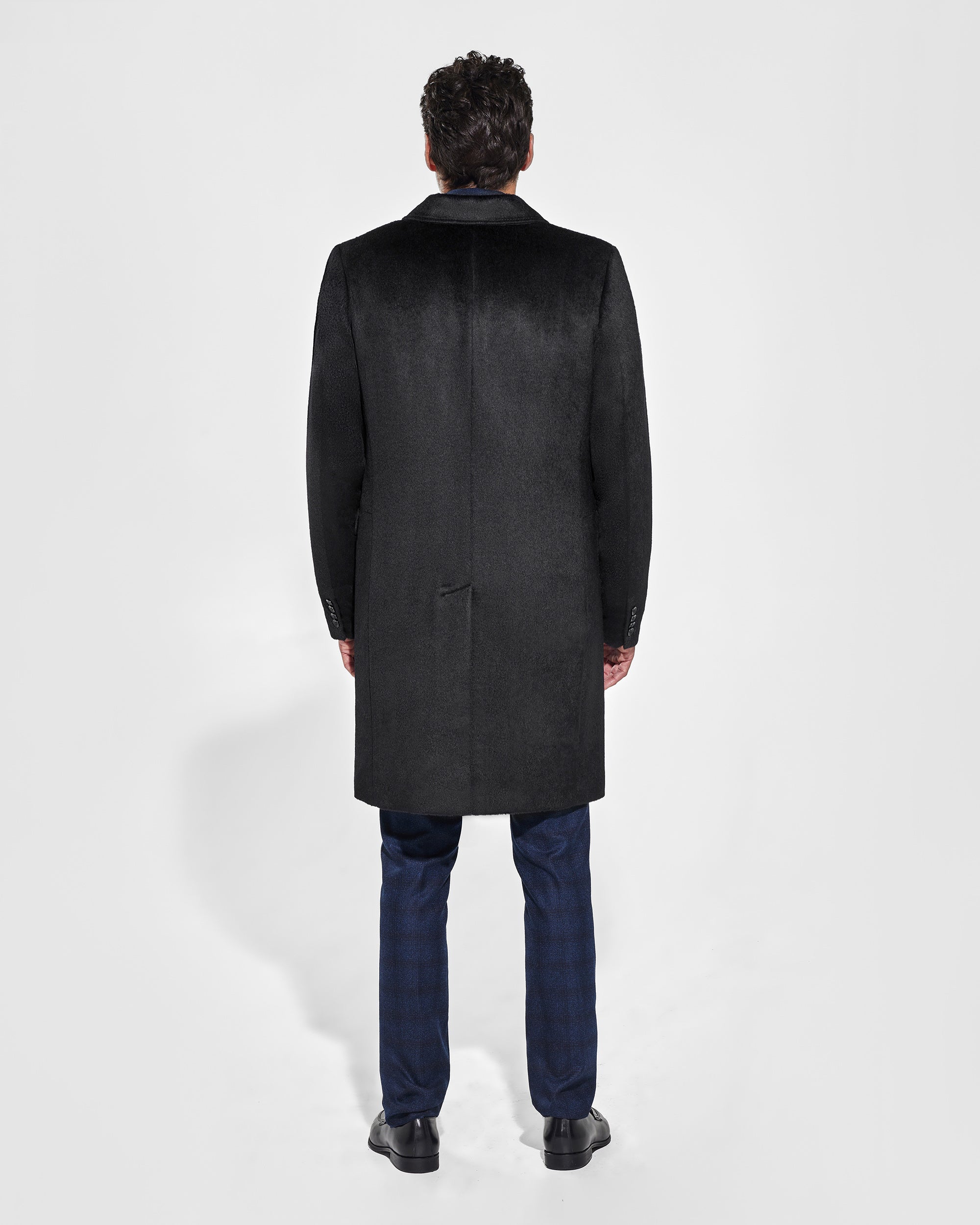 Suri Alpaca Notched Lapel Black Overcoat | SENTALER