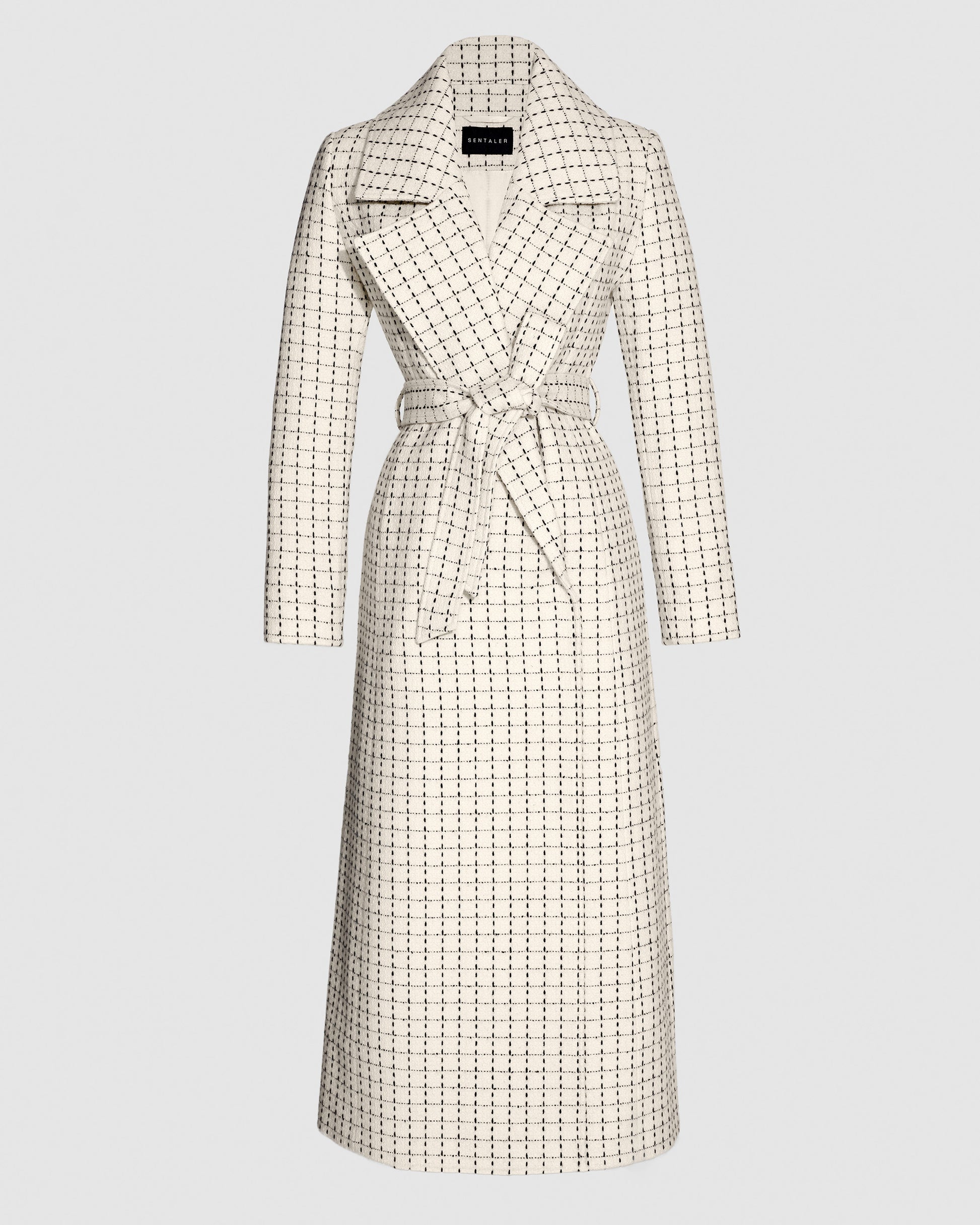 Sentaler ivory check maxi coat made of suri alpaca wool with a notched collar, belted.