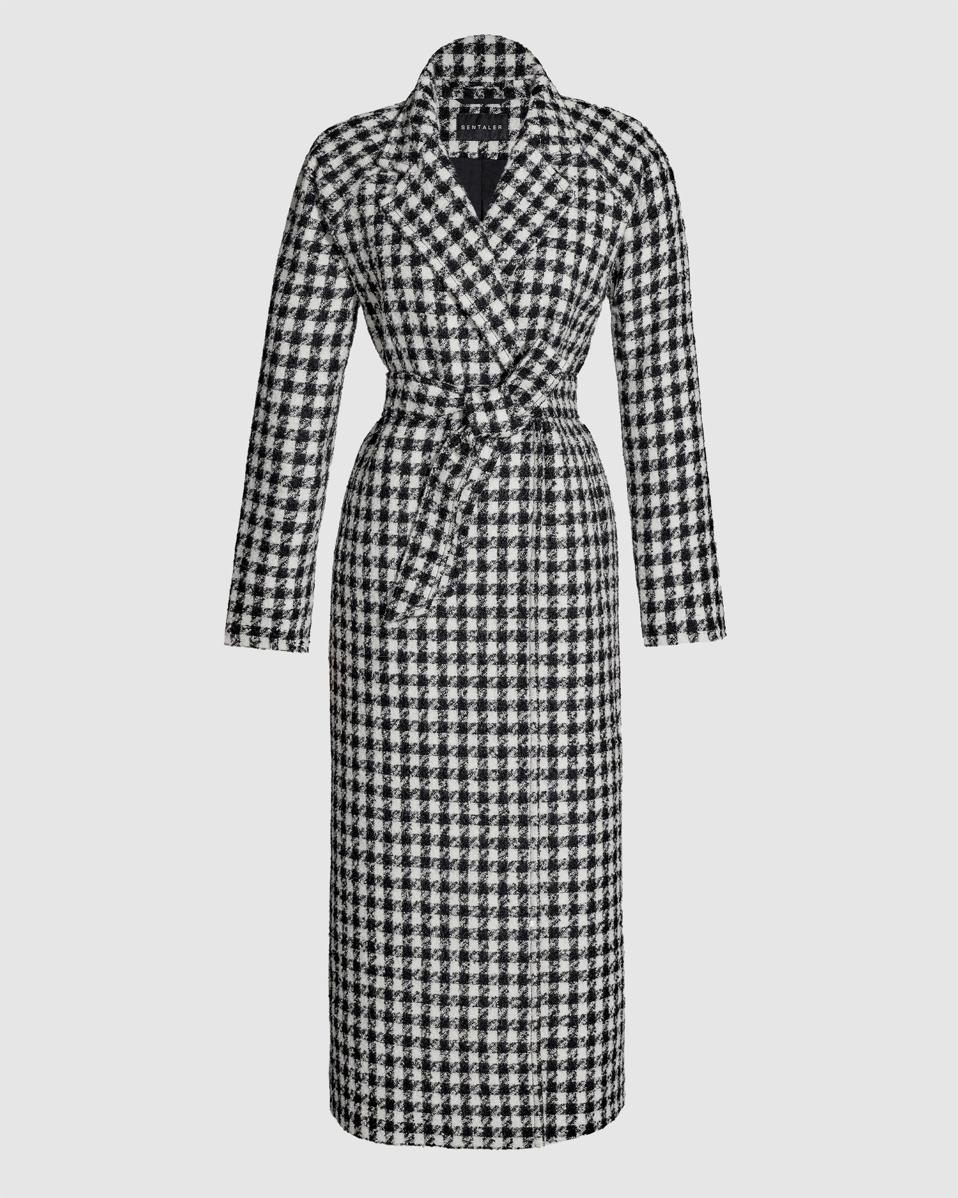 Sentaler black and white houndstooth long coat made of tweed suri alpaca wool, belted.