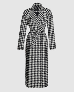 Sentaler black and white houndstooth long coat made of tweed suri alpaca wool, belted.