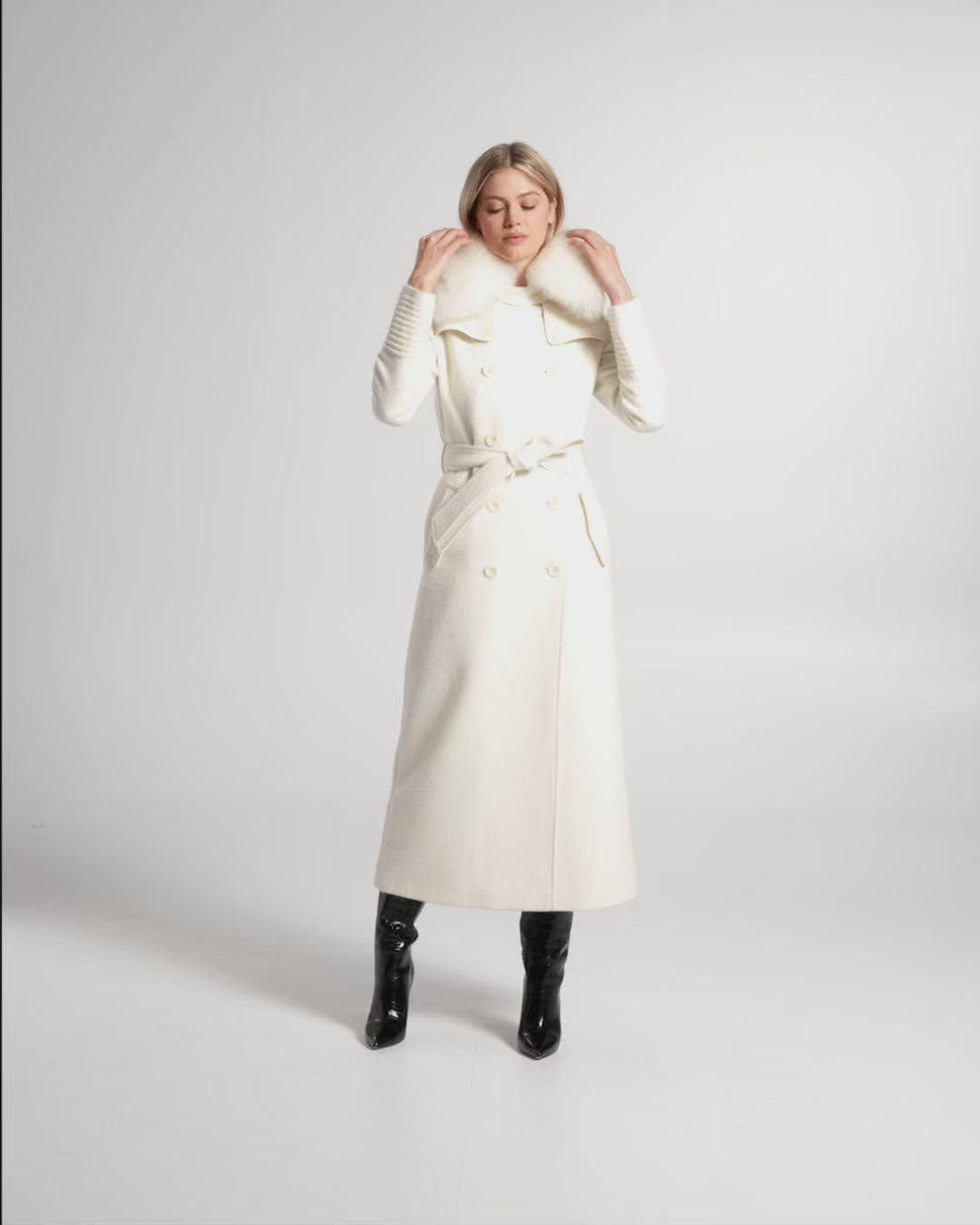 【clore＋】Airy Soft-Sheer Blouson ホワイト The Frolic Clermont - Ivory Shearling Jacket - Cropped Jacket - Lulus