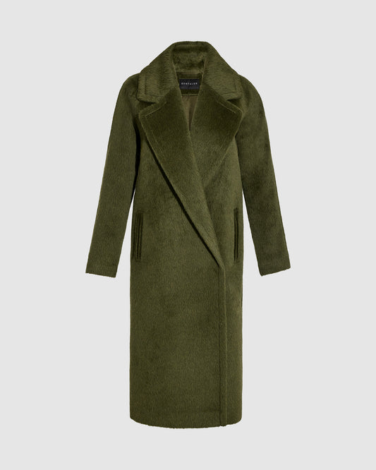 Sentaler sea kelp green notched collar coat made of textured suri alpaca wool with long raglan sleeves, buttoned.